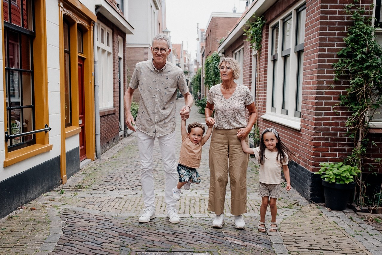 Fotoshoot voor oma en opa in de Oude Stad van Alkmar-7